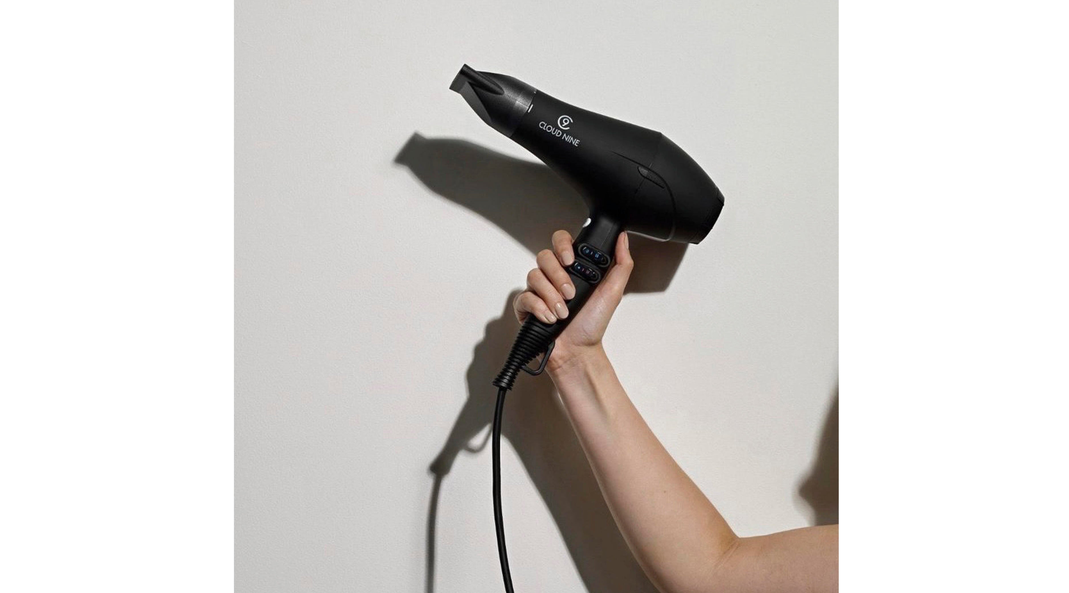 Džiovinkite plaukus jų negadindami: viskas apie greitį ir karštį