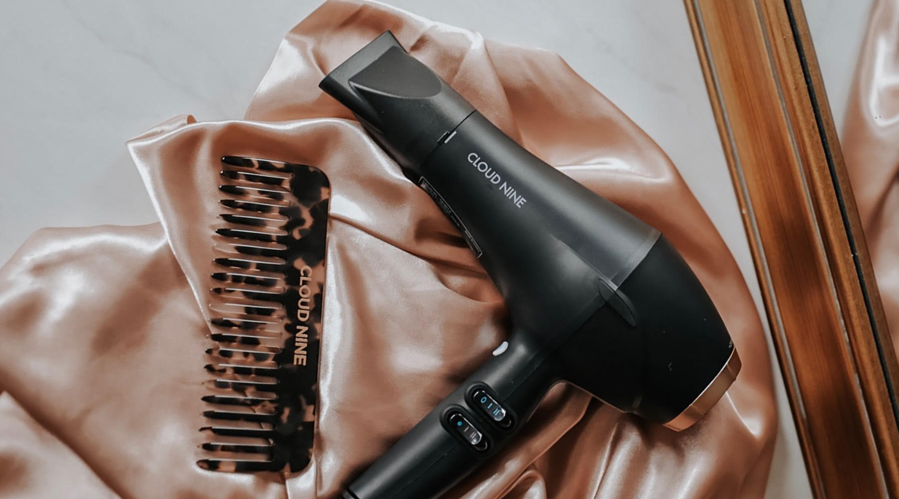 Atwins pataria: kaip teisingai džiovinti plaukus